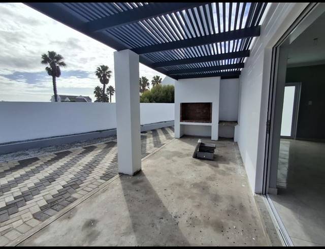 3 BEDROOM HOUSE FOR SALE IN GOLDEN MILE